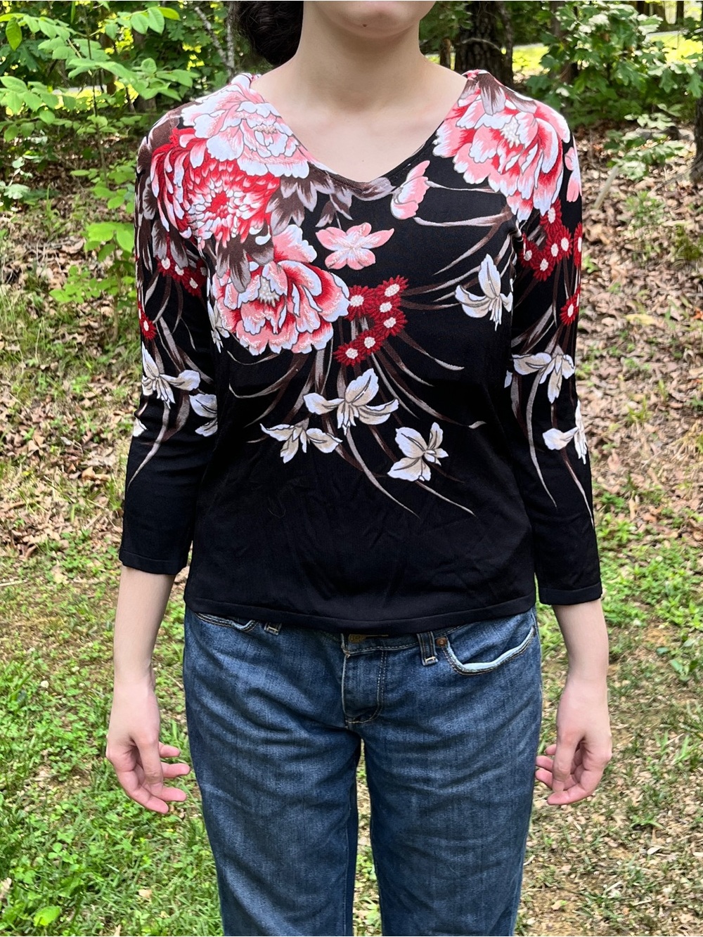 Peck & Peck Black Floral V-Neck 3/4 Sleeve Top with Red and Cream Blooms